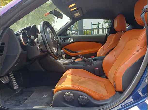 Car image 12