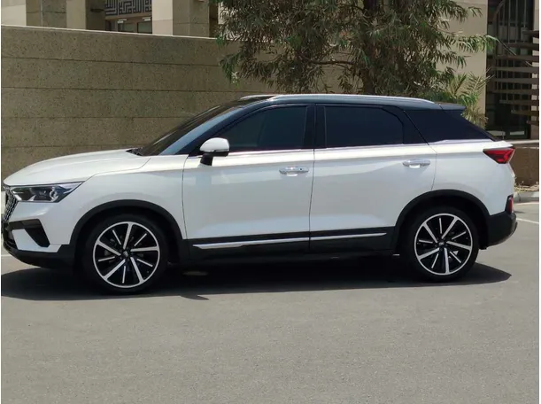 Car image 8