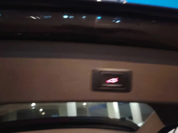 Car image 29