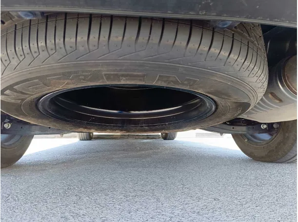 Car image 36