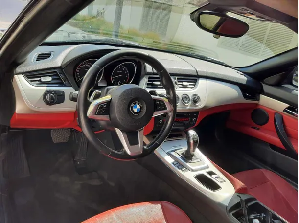 Car image 11