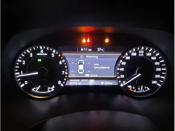 Car image 17