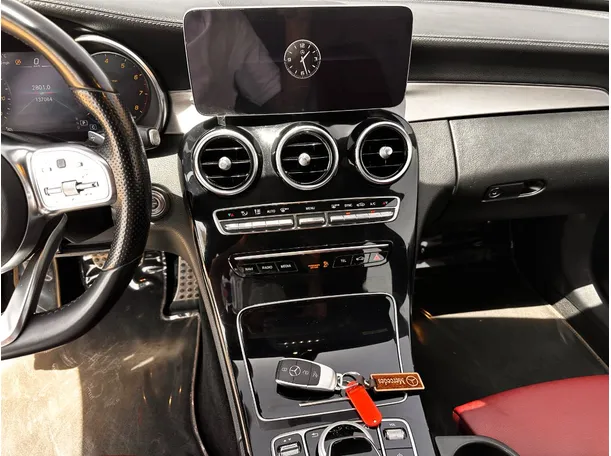 Car image 18