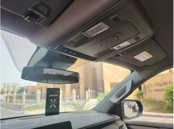 Car image 37