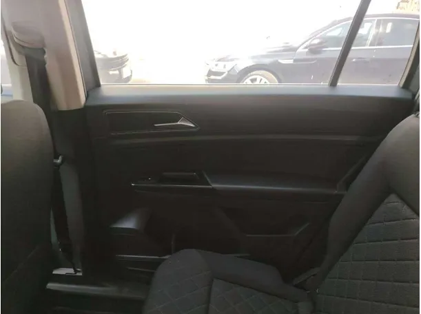 Car image 38