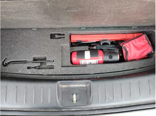 Car image 31