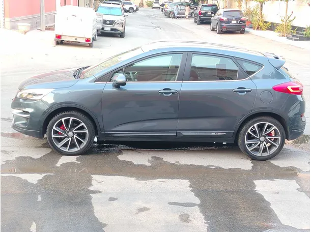 Car image 8