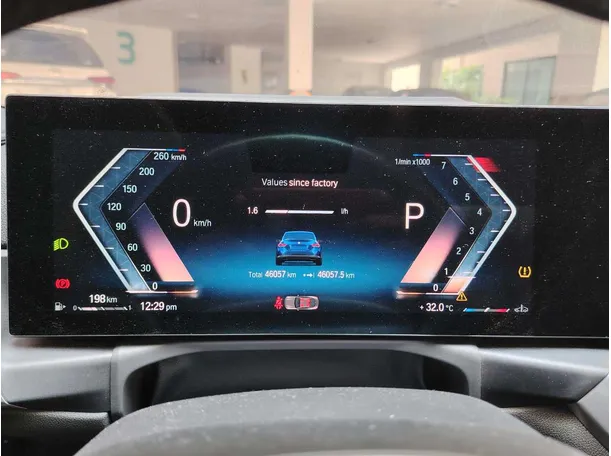 Car image 27