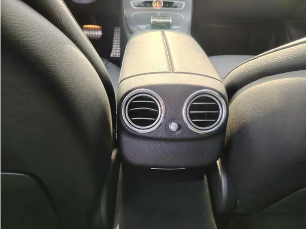Car image 40