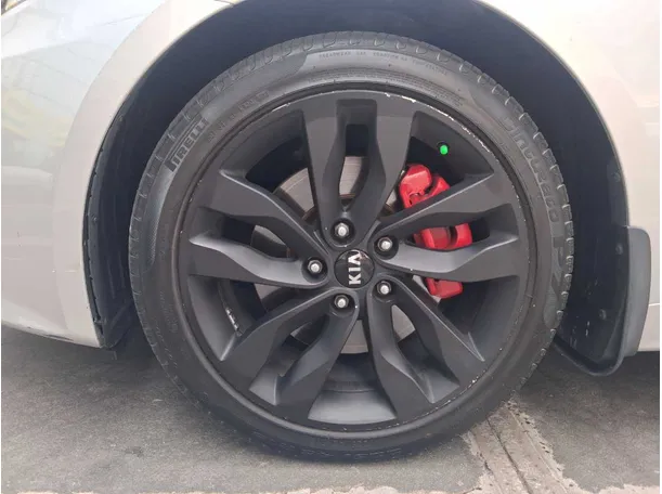 Car image 9