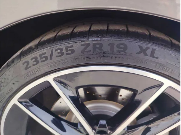 Car image 29