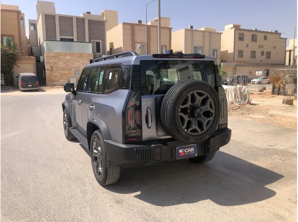 Car image 7