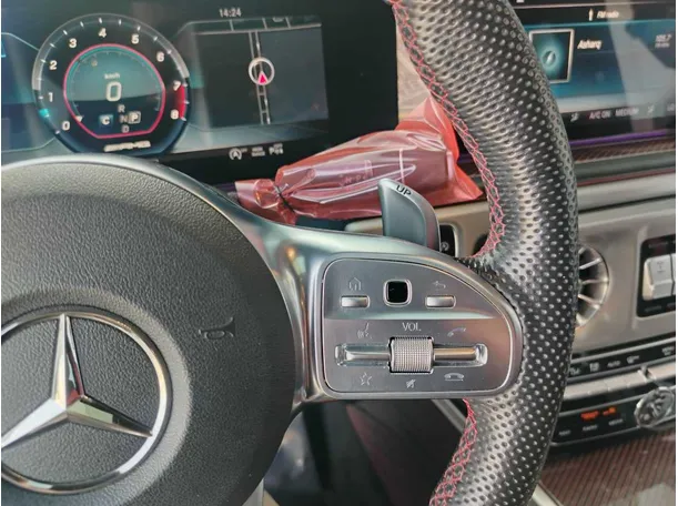 Car image 32