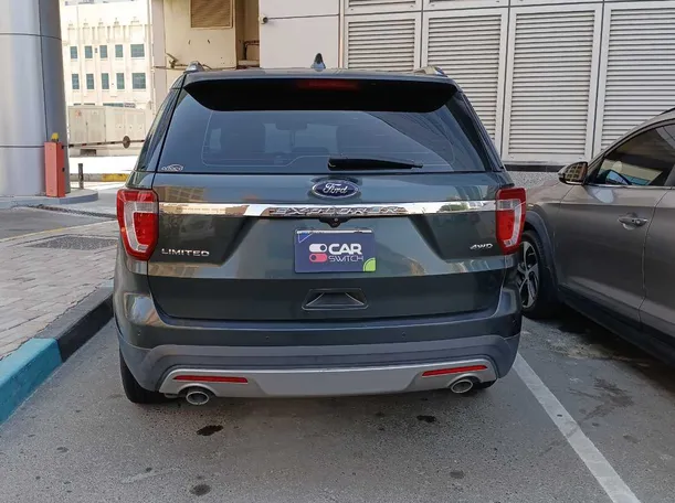 Car image 6