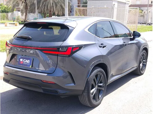 Car image 5