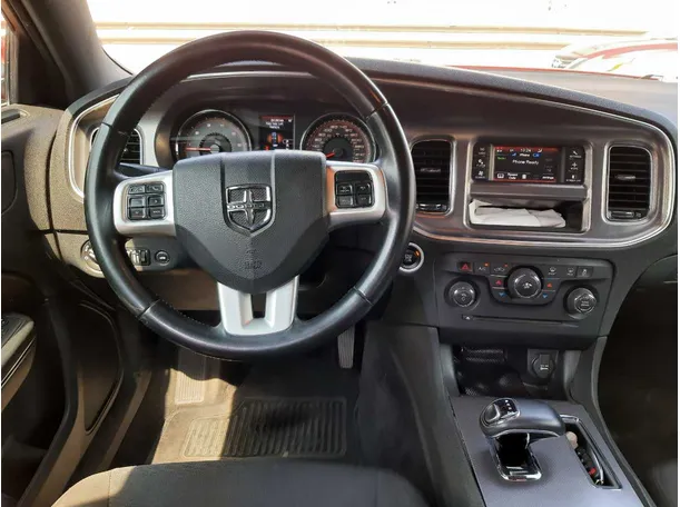 Car image 14