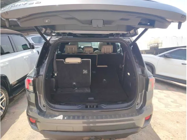 Car image 33