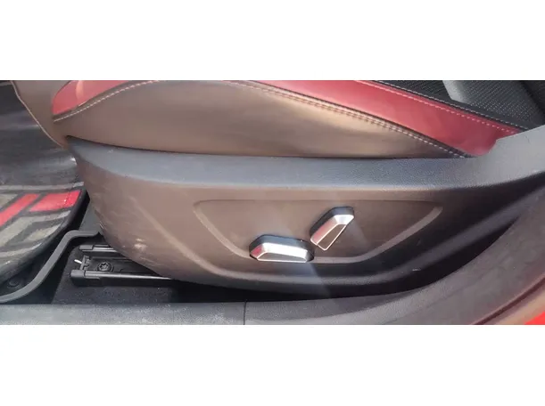 Car image 26