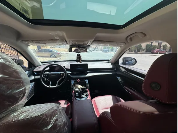 Car image 14