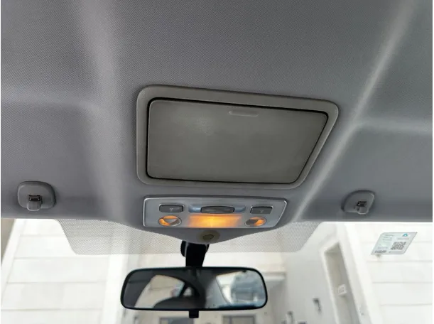 Car image 24