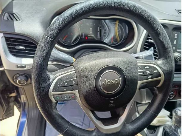 Car image 21