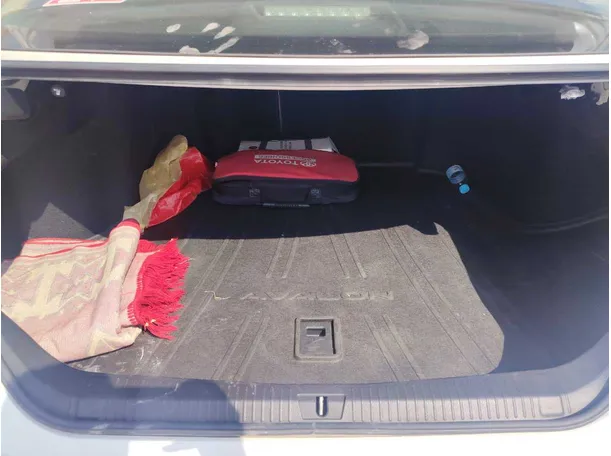 Car image 26