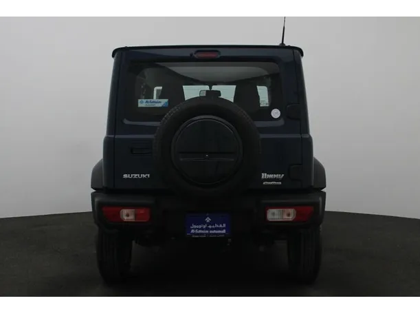 Car image 12