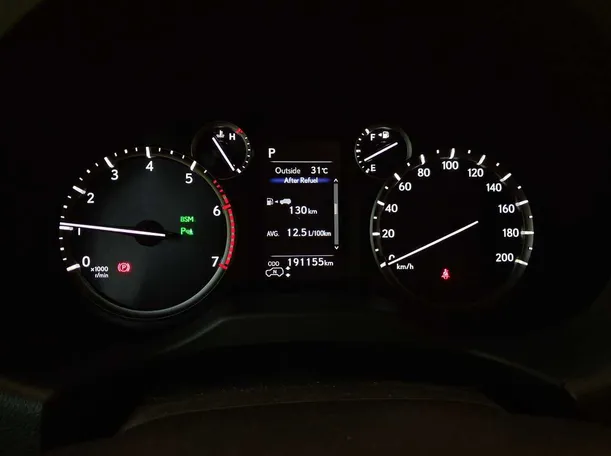 Car image 18
