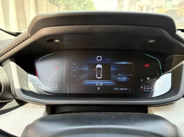 Car image 24