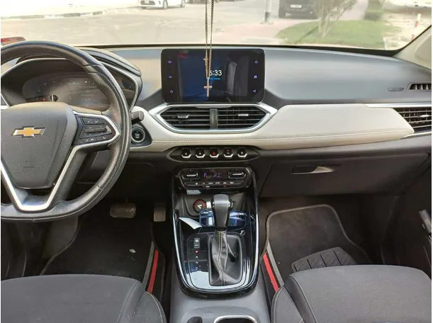 Car image 19
