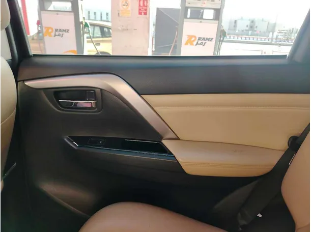 Car image 39