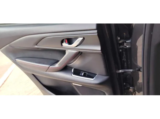 Car image 32