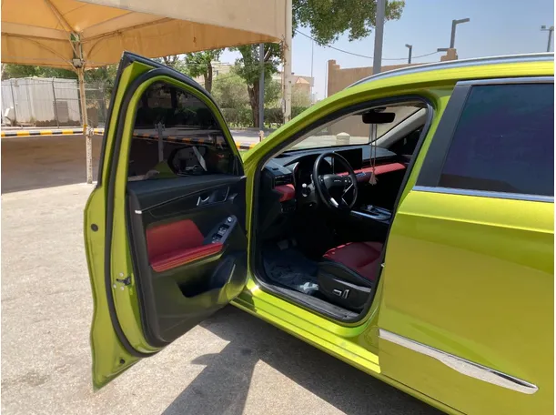 Car image 10