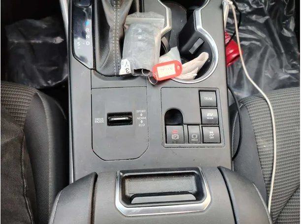 Car image 23