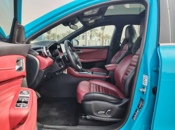 Car image 11