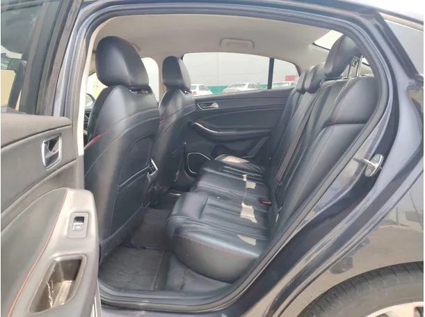 Car image 16