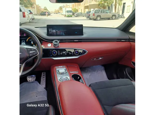Car image 19