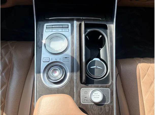 Car image 19