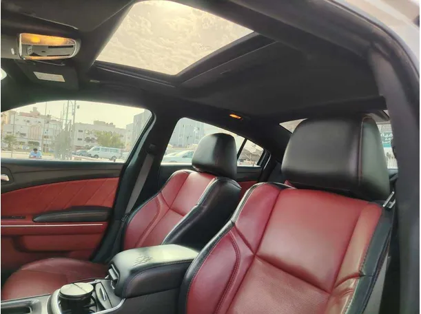 Car image 15
