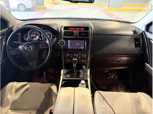 Car image 18