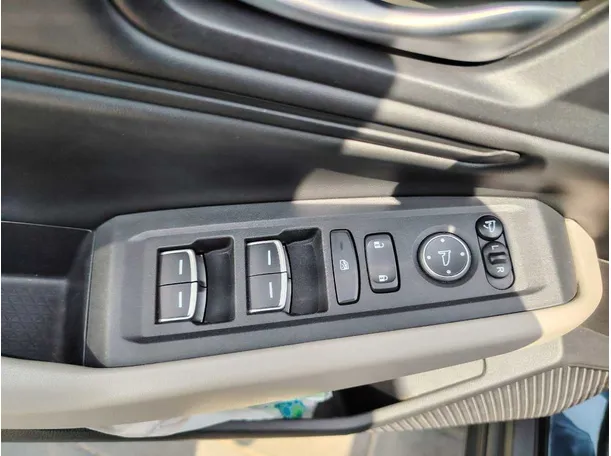 Car image 38