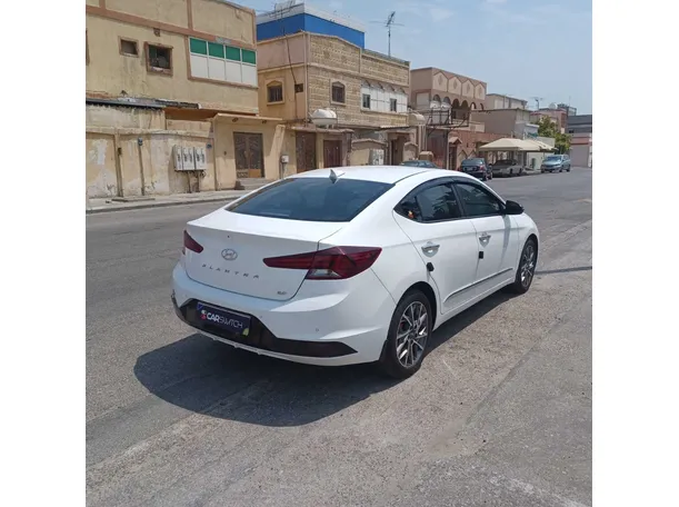 Car image 5