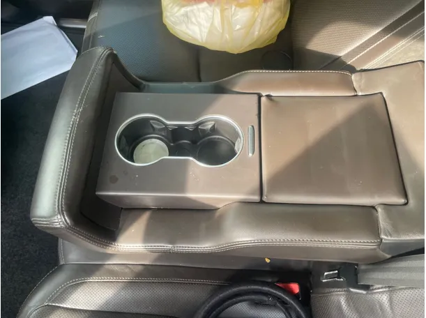 Car image 26