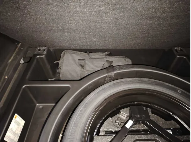 Car image 48