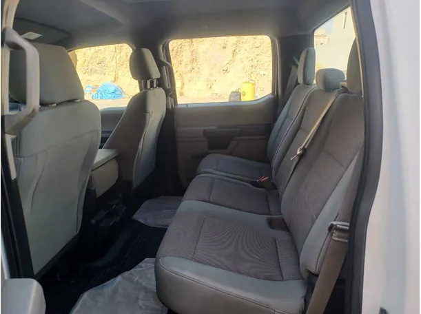 Car image 10