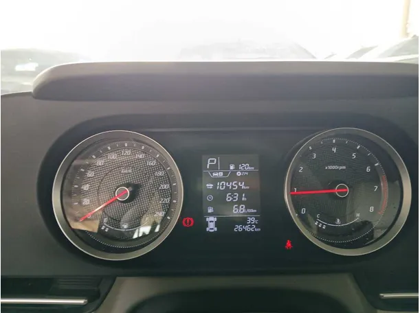 Car image 10