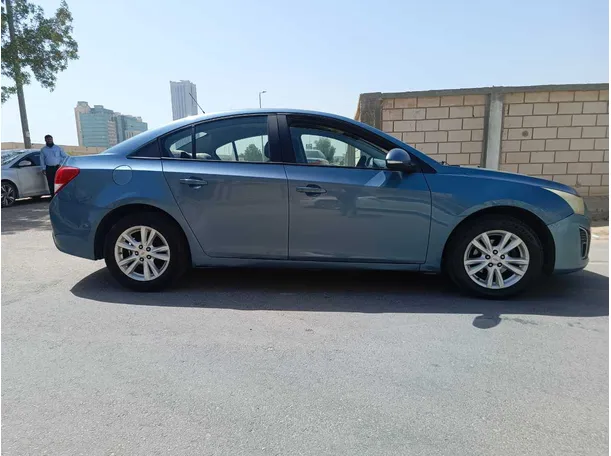 Car image 4