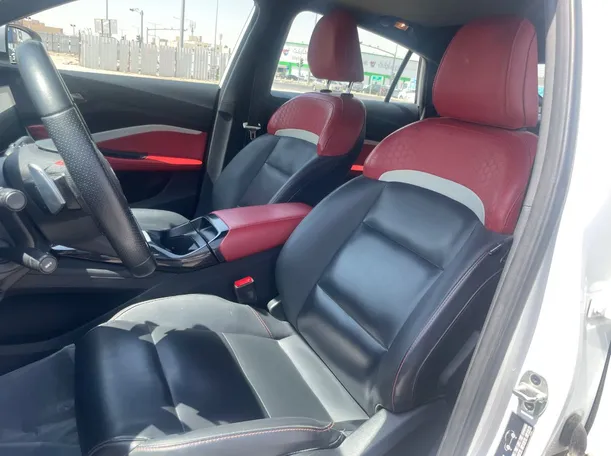 Car image 13