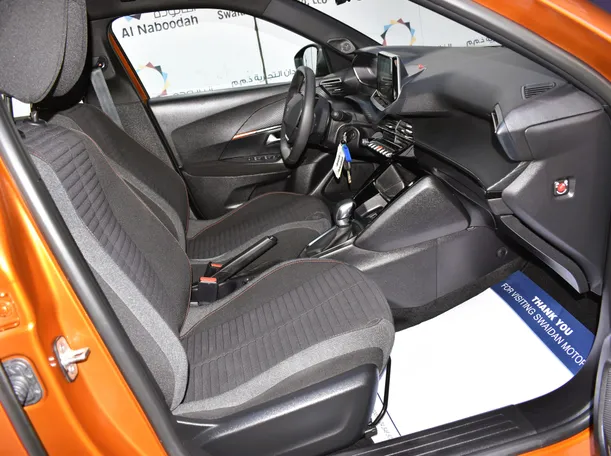 Car image 10