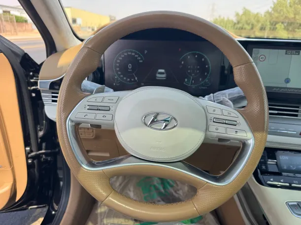 Car image 17
